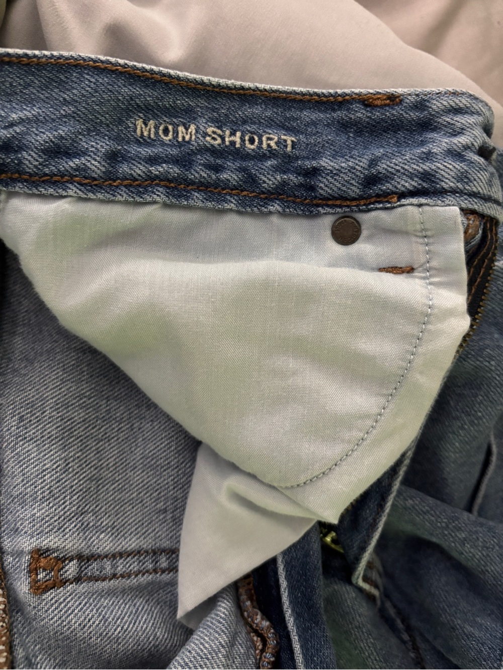 American Eagle Outfitters Medium Blue Denim Rolled-Hem Women's Shorts - Picture 3 of 4